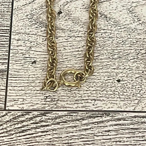 Vintage VTG Avon Floral Faux Pearl Locket Pendant Necklace 22” Long - Picture 4 of 13